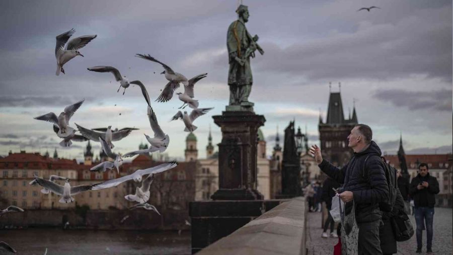 �ekya'da Covid-19 k�s�tlamalar� tamamen kald�r�ld�