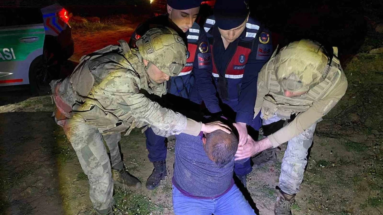 Cinayet zanlısı, film gibi operasyonla yakalandı