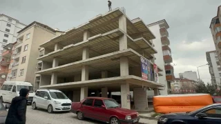 Çocuktan intihar girişiminde bulunan şahsa: Niye atlıyorsun, orada yanacaksın