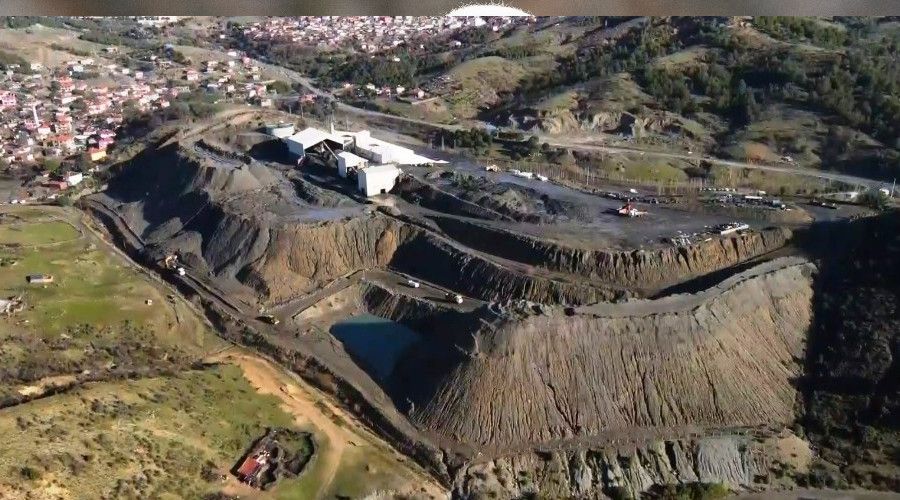 Demir madeninde pasa yığınları çöktü, çevreciler ayağa kalktı