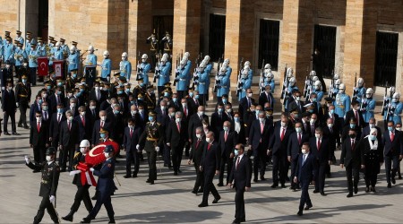 Devlet erkanı Anıtkabir'de buluştu