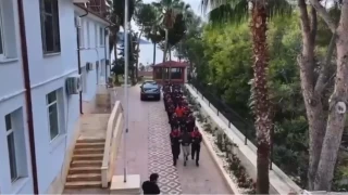 Dönmemişler... Antalya'da 111 düzensiz göçmen yakalandı