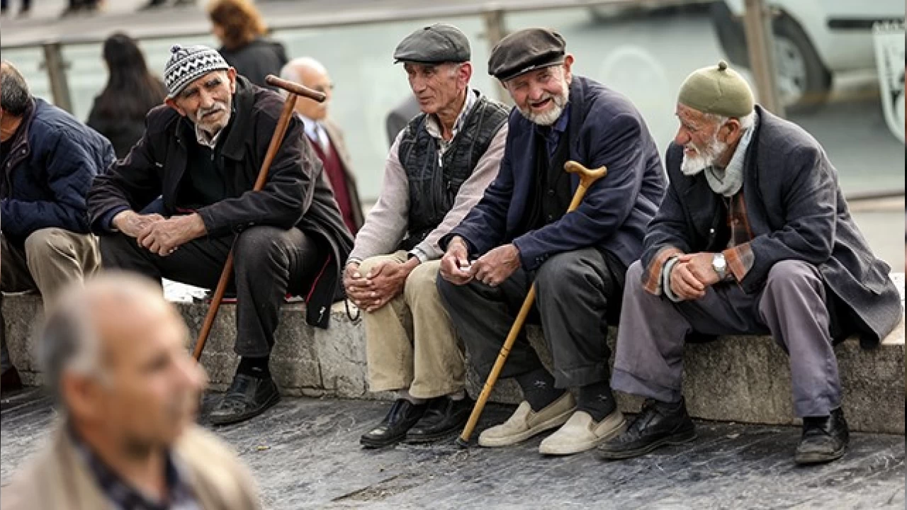 Yaşlı ayrımcılığı artıyor