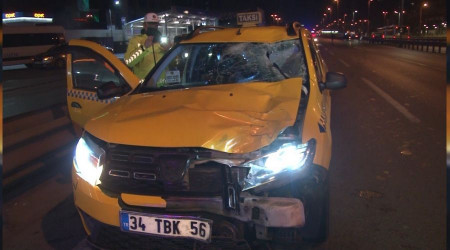 E-5 'te ticari taksi yayaya çarptı