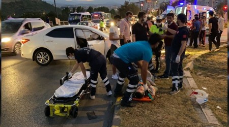 Ehliyetsiz sürücü kırmızı ışıkta geçerek kazaya neden oldu