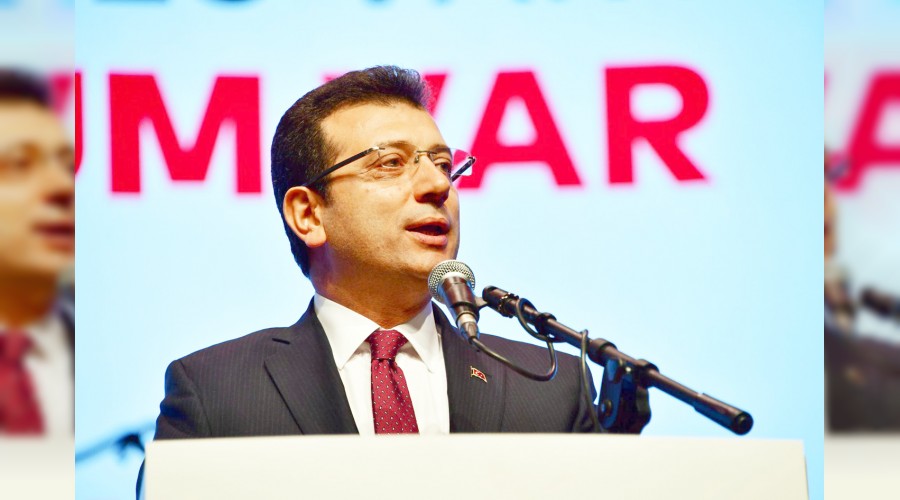Ekrem İmamoğlu göreve başladı
