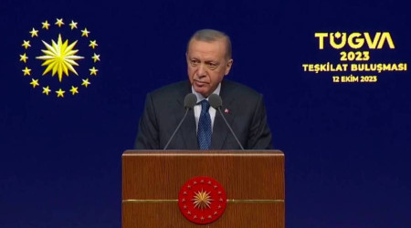Erdoğan, TÜGVA toplantısında 'İşte ordu işte komutan' sloganıyla karşılandı