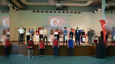 Eskiehir'de iir yarmas dzenledi