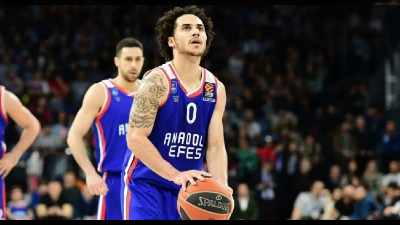 Fenerbahçe Larkin'in peşinde