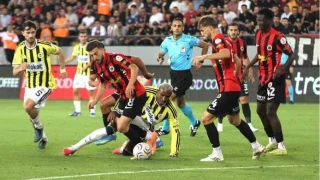 Galatasaray'dan Fenerbah�e�ye: '24 Saat �z�lmemize Bile �zin Vermiyorlar'