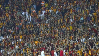 Galatasaray'�n orta sahas�na Tangocu geliyor