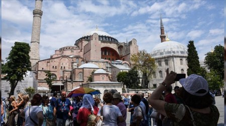 Giyim ve ayakkabı'ya 1,5 milyar dolar harcadılar
