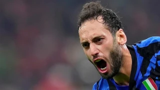 Hakan Çalhanoğlu, Aziz Yıldırım'a mesaj gönderdi