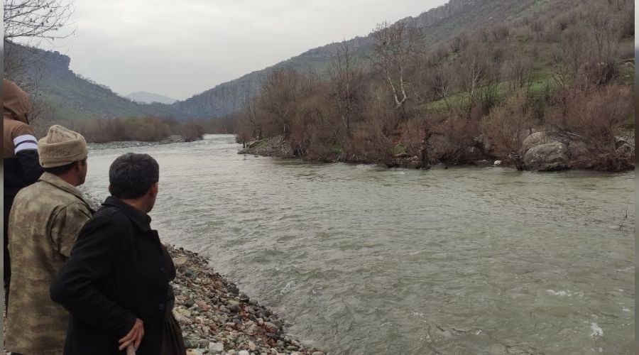Hakkari'de bir asker görev değişimi sırasında dereye düştü