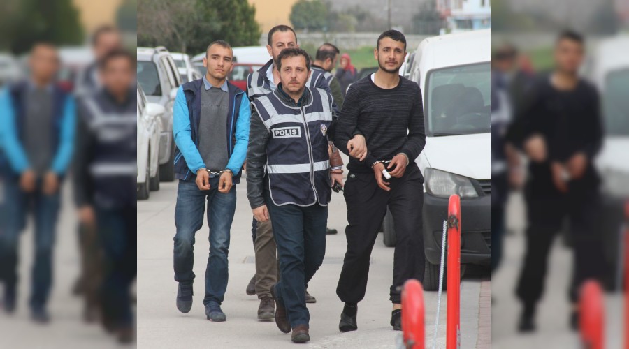 Halayda yan bakma kavgas�