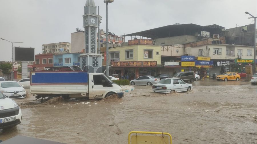 Hatay Krkhan'da frtna ve iddetli ya