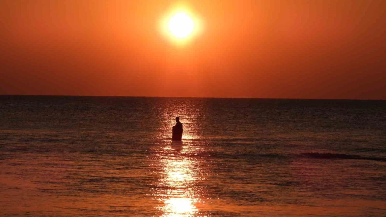 Hatay'da g�ky�z� k�z�la boyand�, s�ra d��� g�r�nt�ler