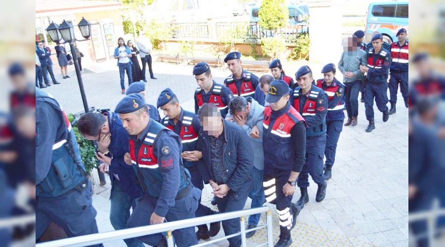 Hazine talan�nda memur eli