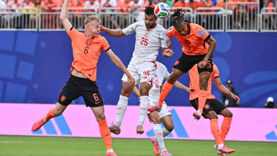 Hollanda, 7 puanla F Grubu'nu lider tamamlad�