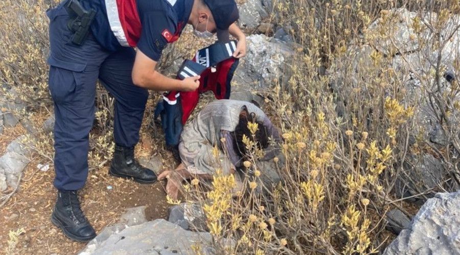 �ki g�nd�r kay�p olarak aranan kad�n ormanl�k alanda bulundu