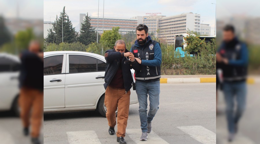 İlaçlı çayla uyutup soyuyordu