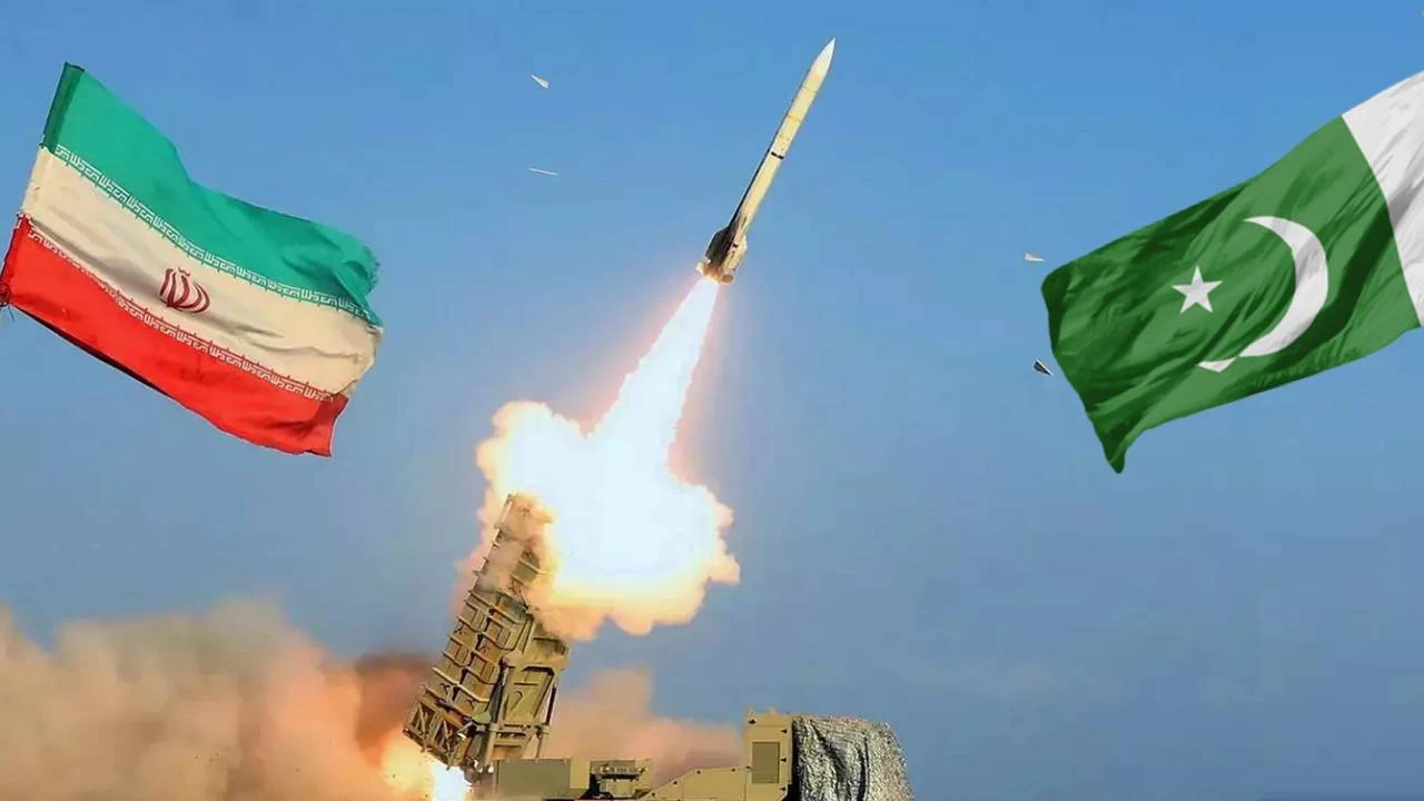 İran ile Pakistan arasında 'terör kampı' gerilimi: Karşılıklı füzeler ateşlendi