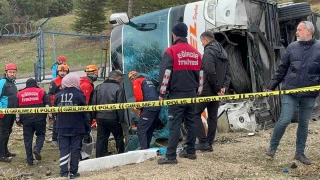 Isparta'da yolcu otobüsü devrildi: 1 ölü