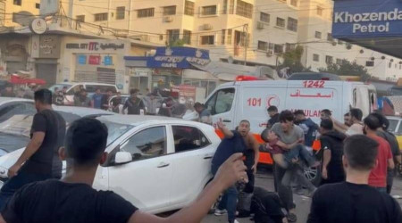 İsrail bu kez de çocuk hastanesi girişini bombaladı