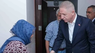 İstanbul Valisi Gül, yangın faciasında hayatını kaybedenlerin ailelerini ziyaret etti
