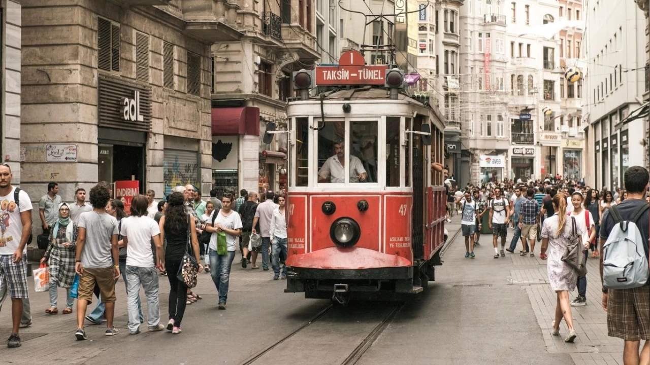 �stanbul'da d�rt ki�ilik bir ailenin ortalama ya�am maliyeti 61 bin 523 lira oldu