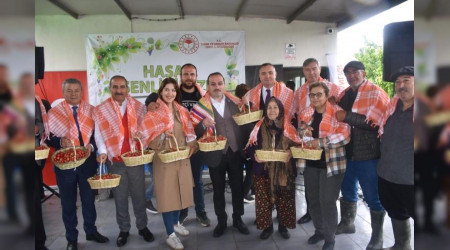 İzmir Kemalpaşa'da yılın ilk kiraz hasadı yapıldı