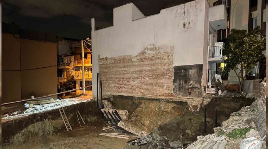 İzmir'de bir bina tedbir amaçlı boşaltıldı