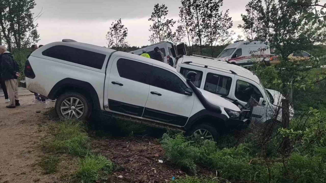 Karabük'te 4 araçlı zincirleme kaza: 1'i ağır 9 yaralı