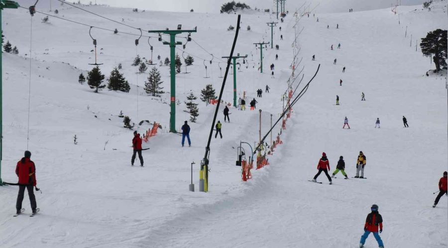 Kartalkaya'da hafta sonu tatilci yo�unlu�u