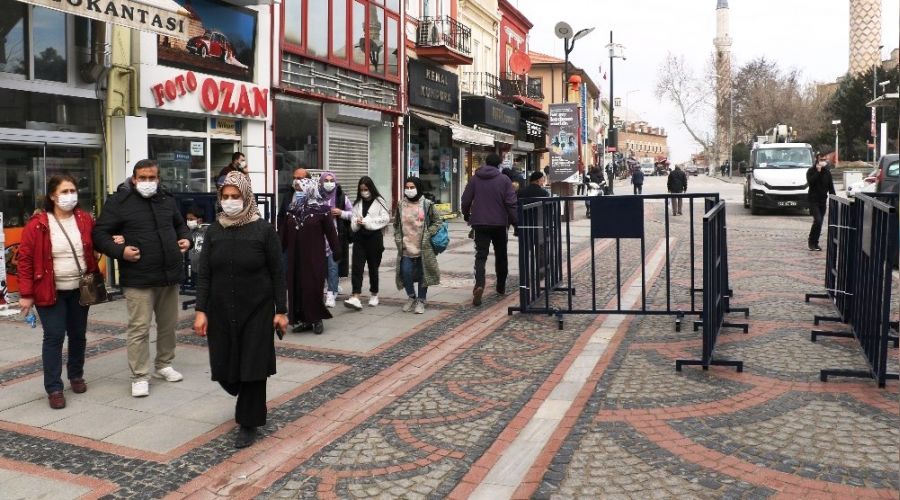 'Kırmızı' Edirne'de tedbirler artırılıyor