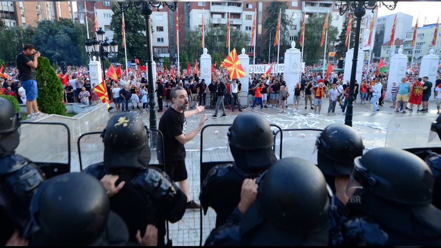  Kuzey Makedonya'da AB �atla��