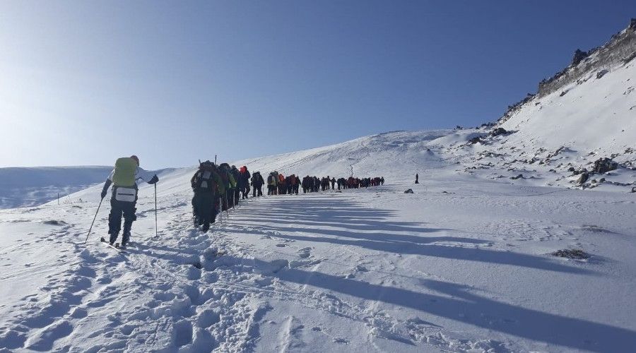 Manisal daclar Erciyes'in zirvesinde eitime katld