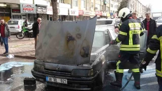 Marşa bastı araba yandı