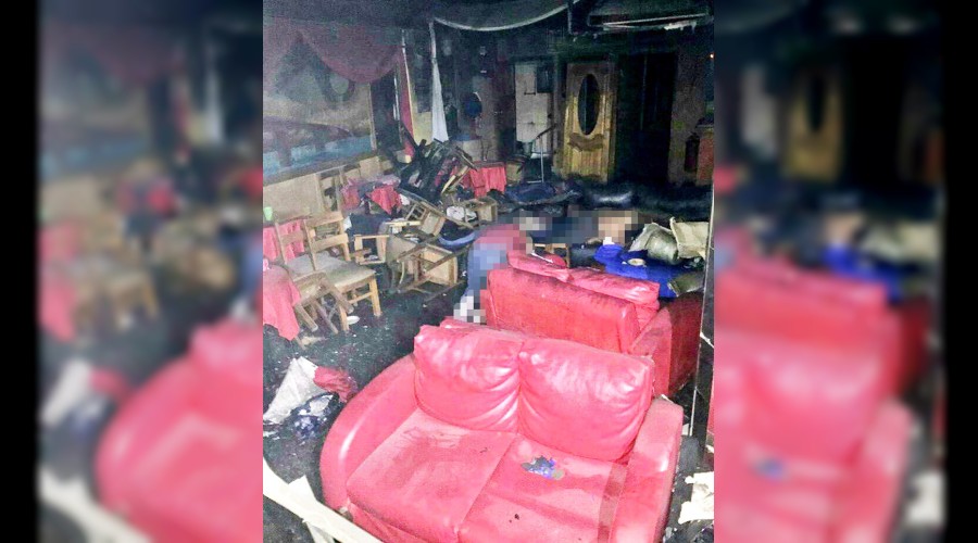 Meksika�da bar kundakland�: 23 �l�