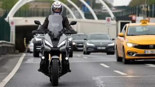 Motosiklet kazalar�ndan korunma ve g�venli s�r�� sanat�