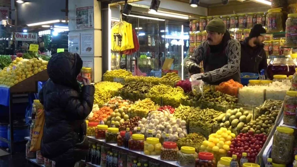 Mu�muladan kiraza 35 �e�it �r�n�n tur�usunu kurdular