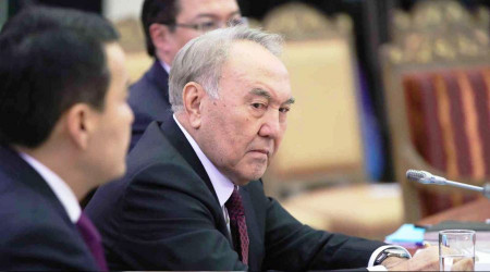 Nursultan Nazarbayev'in siyasi yetkileri iptal edildi