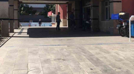 Parkta oynarken bacağından vuruldu