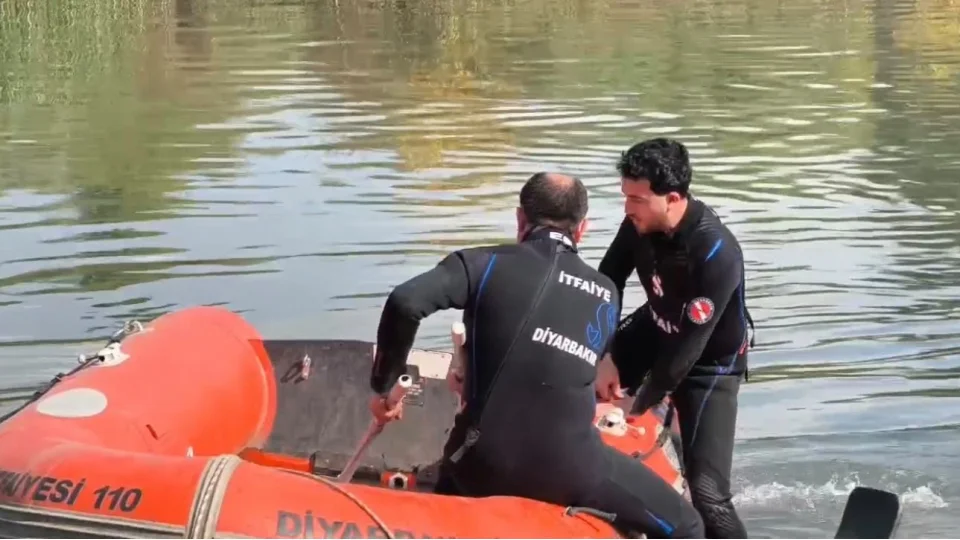 Piknik yaparken mahsur kalan 2 ki�iyi itfaiye kurtard�