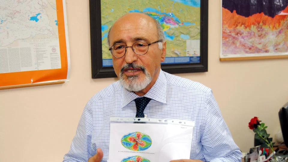 Prof. Dr. Osman Bekta��tan Kayseri�deki deprem sonras�, 'Ard�ndan gelecek depremler izlenmeli' uyar�s�nda bulundu