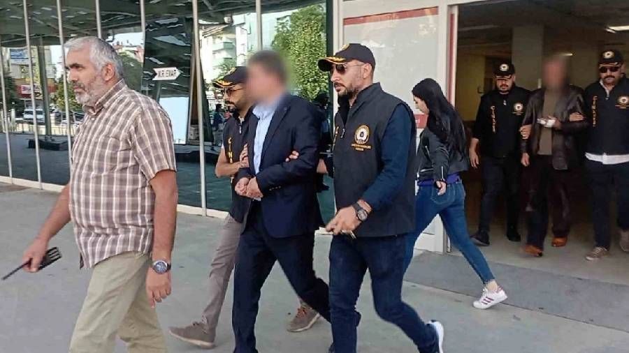 Profesörün yaralanması olayına karışan profesör ve kardeşi adliyeye sevk edildi