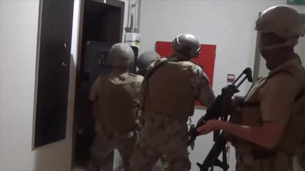 Ruhsats�z silah operasyonundan 1564 silah ele ge�irildi