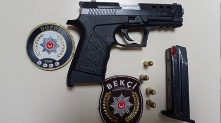 Ruhsatsız tabancaları bekçiler yakaladı