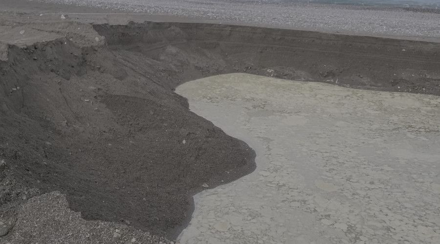 Sahilden kontrolsüzce alınan deniz kumu, ekipleri harekete geçirdi