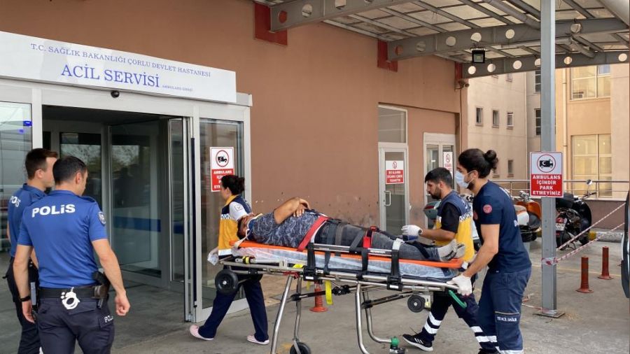 Şoförün üzerine 1 ton yük düştü